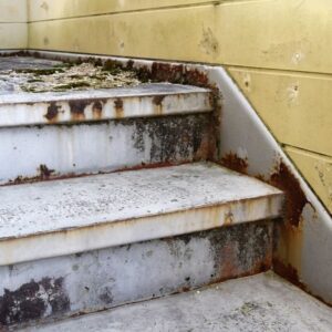 外部階段を寒冷地対策の『通気改良工法』修繕！結露や凍害から外壁を守る