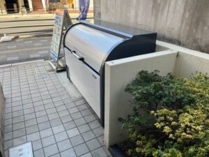 【ゴミストッカー新設工事】カラスに荒らされるみ問題に効果抜群！
