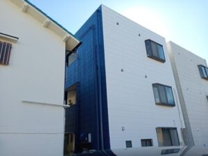 外壁塗装で印象刷新！壁面と原因不明の漏水も大規模修繕工事でリニューアル