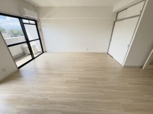 コストを抑えてお風呂とトイレの水回りを一新！白を基調とした明るい空間へ！