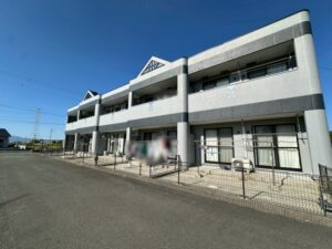 外壁塗装・長尺シートでシックな雰囲気に刷新して空室改善！