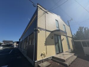 あたたかみのある外観に大規模修繕工事でリニューアル！新築同様の美しさと防犯カメラで防犯性を両立！