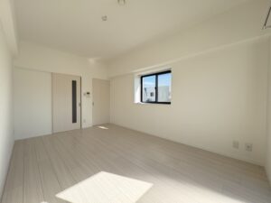 水回りを一新し、長期空室を問い合わせの多い白基調の内装へフルリノベーション！