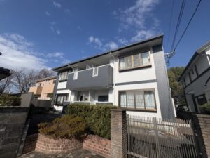 築25年の外壁塗装で2部屋入居！共用部をLED照明に変更。外観も落ち着いた印象に刷新！