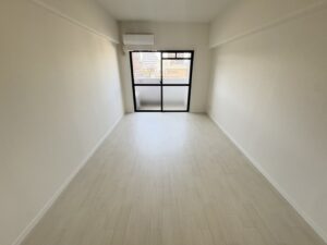 水回りの設備を一新！白基調の明るく快適なお部屋へ大変身！長期空室改善リフォーム