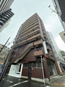 公務員の高属性を活かしてローン利用！ FCR4.2％・手残り家賃収入重視の区分マンション投資
